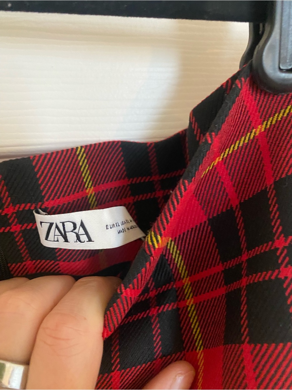 Zara Red and Black Plaid Mini Skirt - Picture 2 of 2
